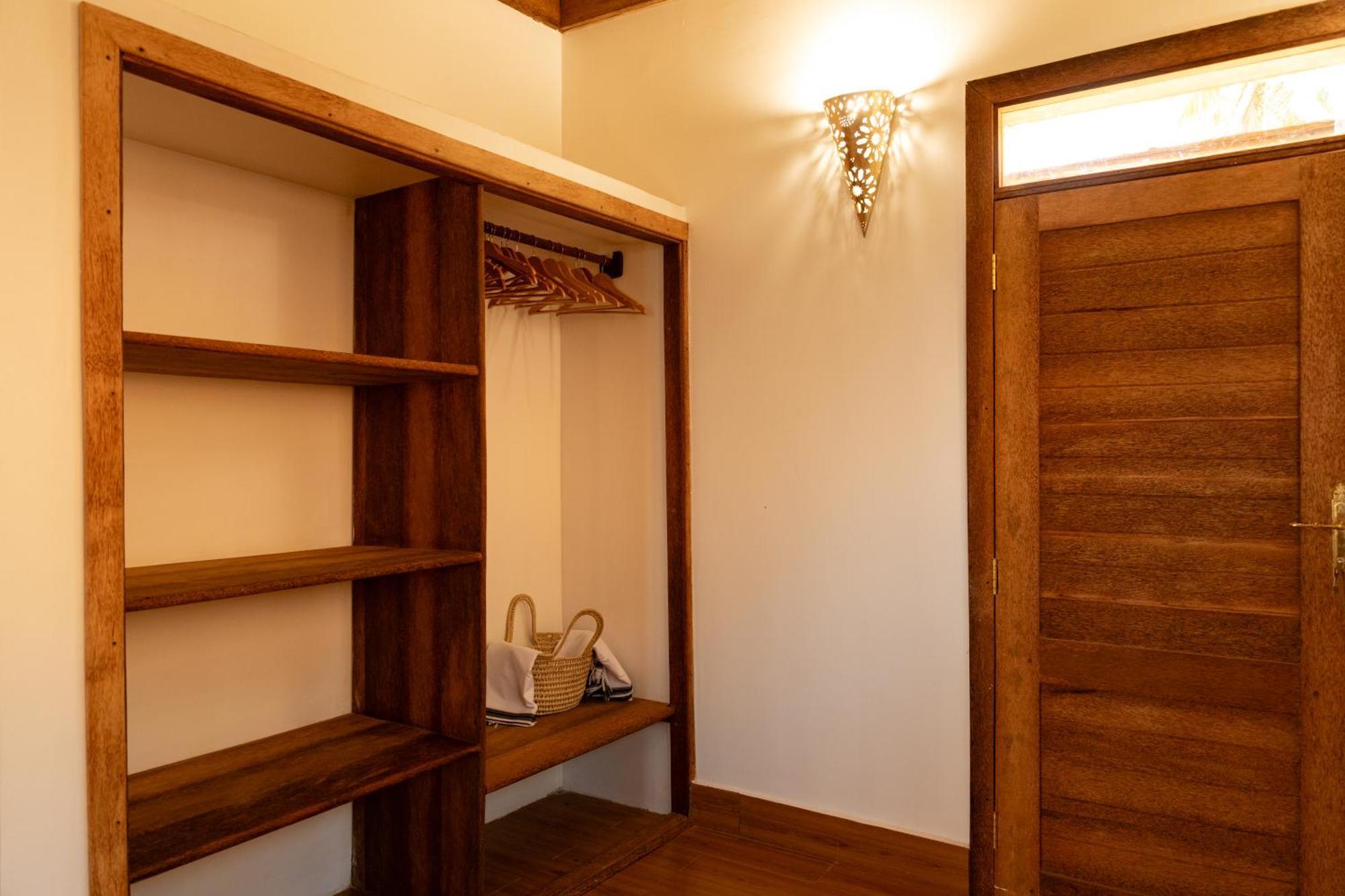 Pole Pole Bungalows Utende Екстериор снимка