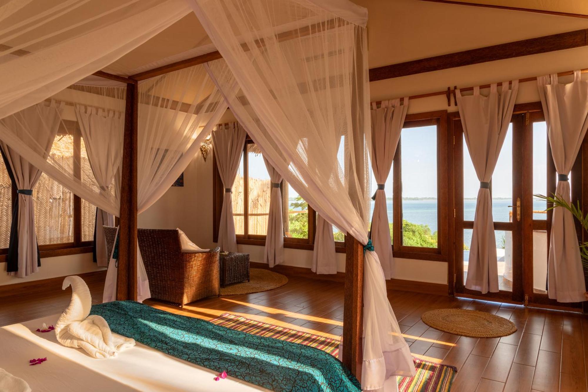Pole Pole Bungalows Utende Екстериор снимка