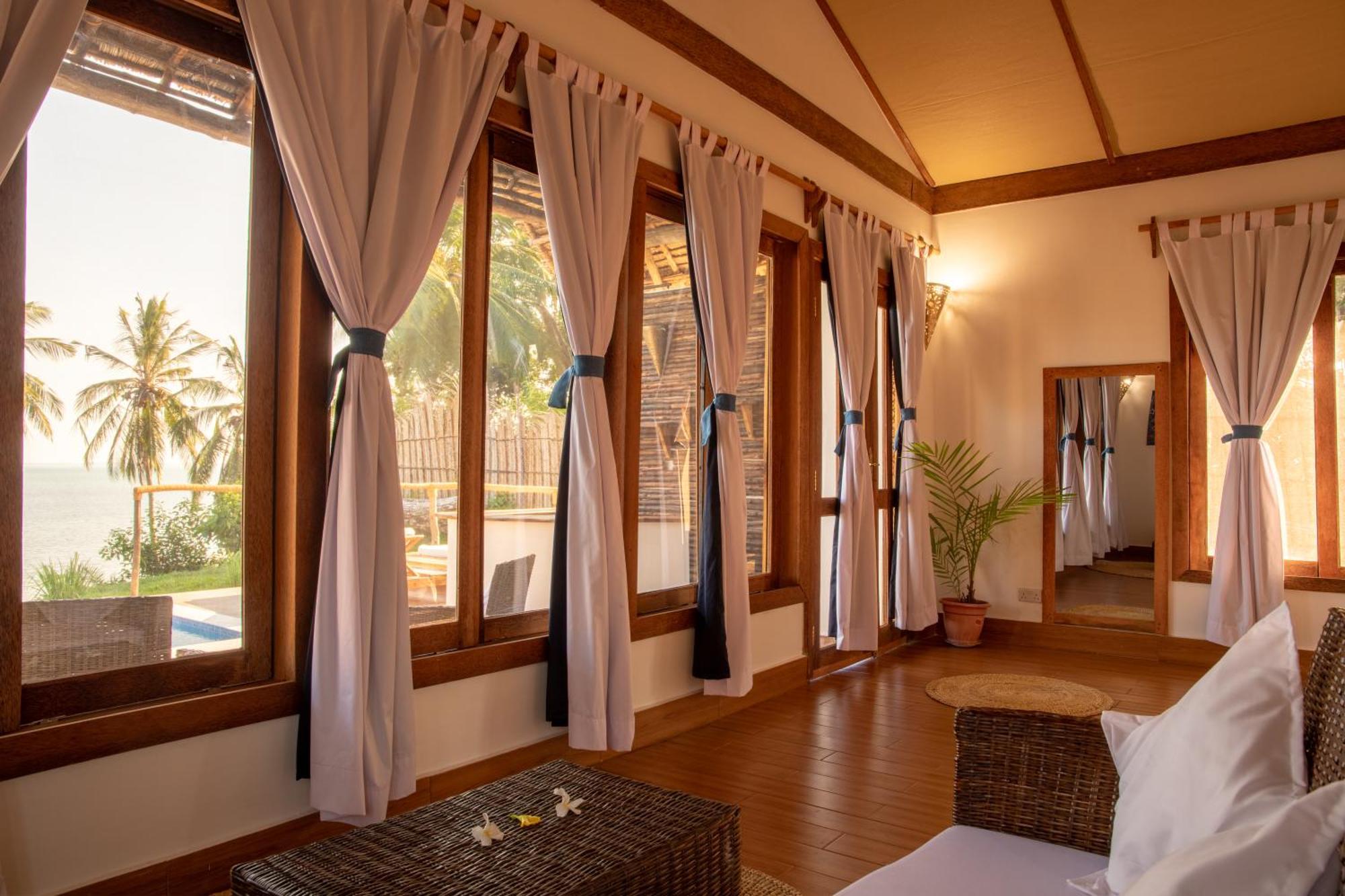Pole Pole Bungalows Utende Екстериор снимка