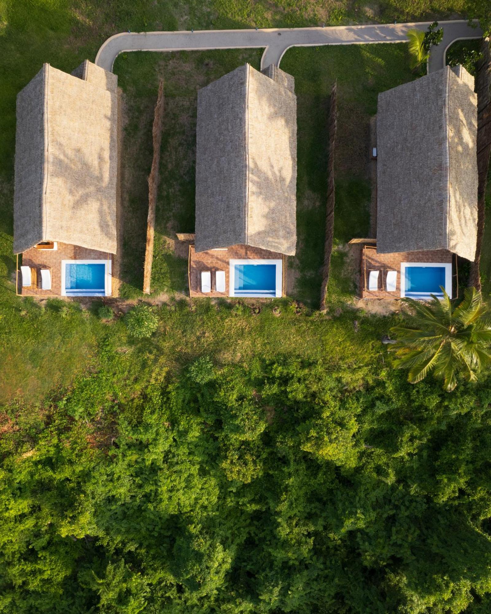 Pole Pole Bungalows Utende Екстериор снимка